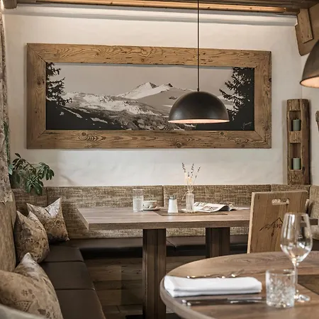 Alpengruss 招待所 3*