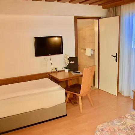 Guest house Alpengruss 3*
